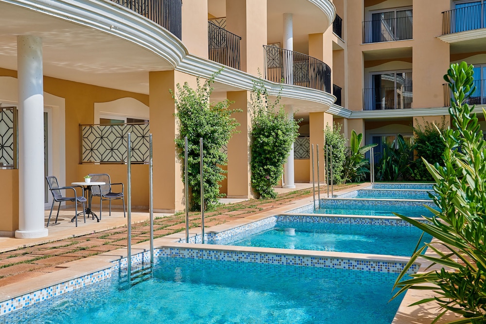 Private pool