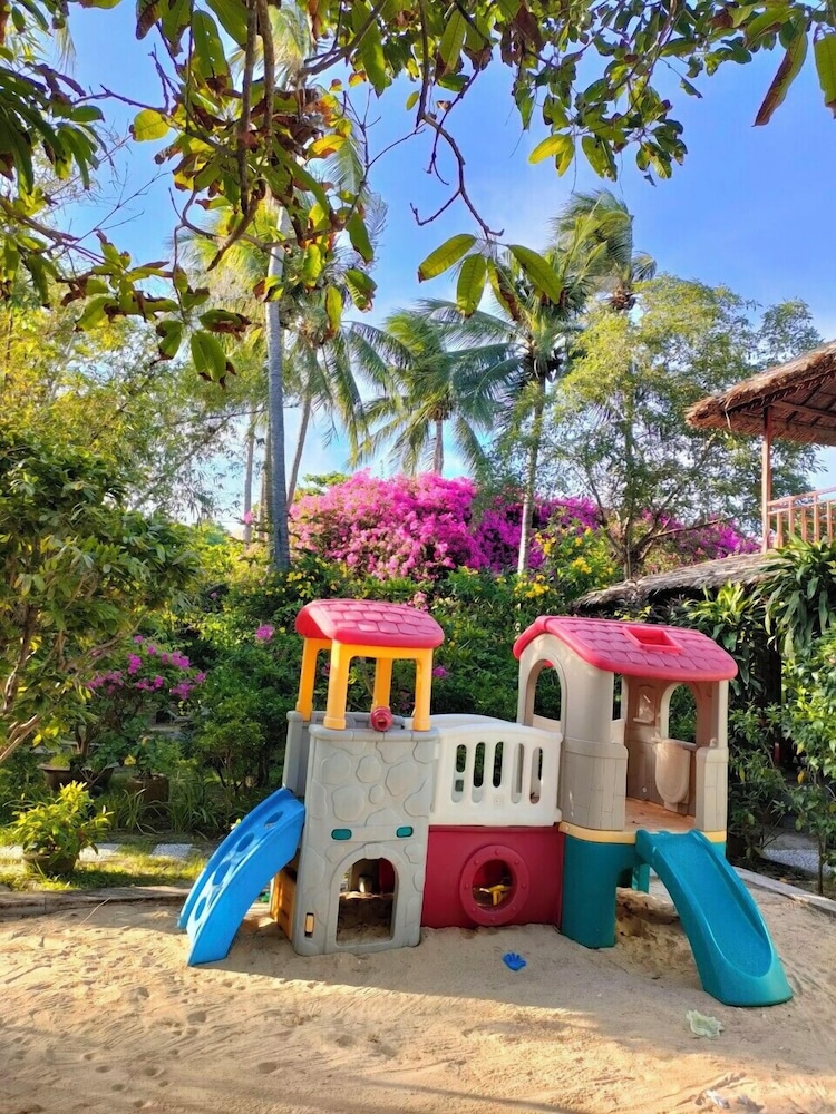 Children's play area - outdoor