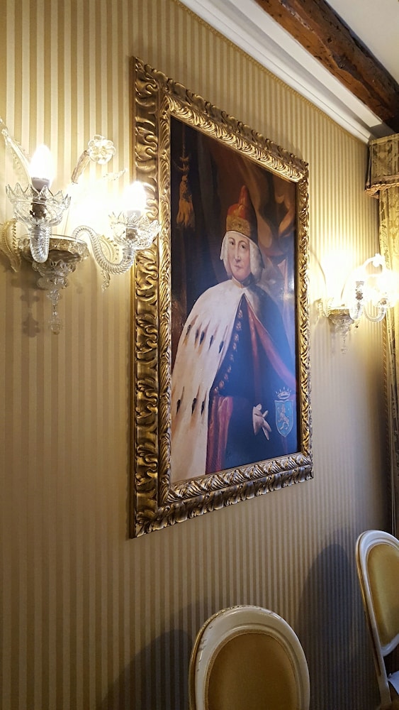 Primary image