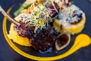 thumbnail: Outdoor dining