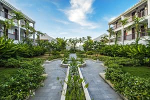 thumbnail: Courtyard