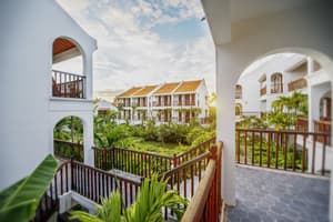 thumbnail: Front of property