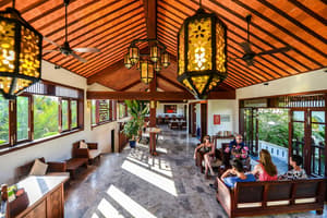 thumbnail: Lobby sitting area