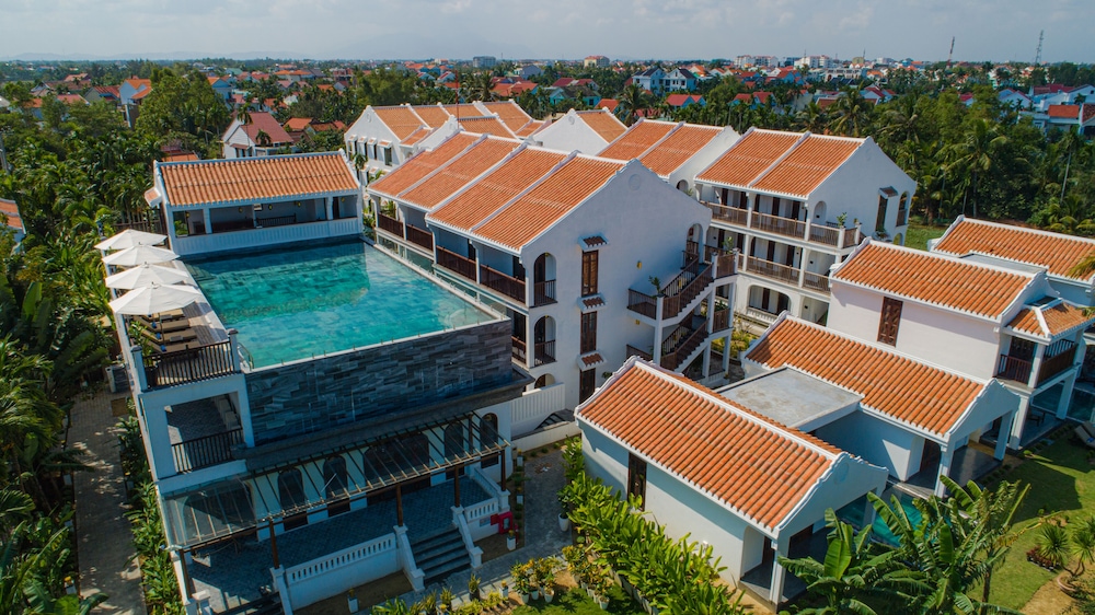 Infinity pool