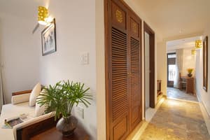 thumbnail: Interior