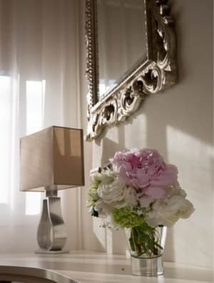 thumbnail: Interior detail