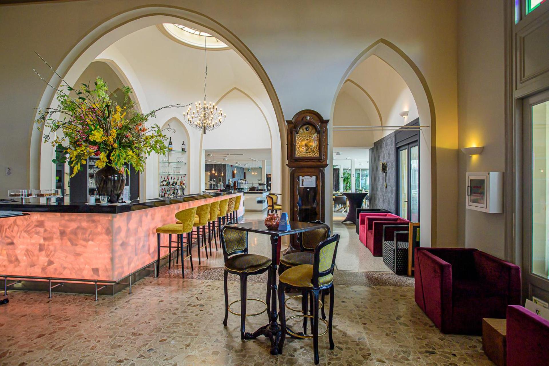 Restaurant-cafeteria
