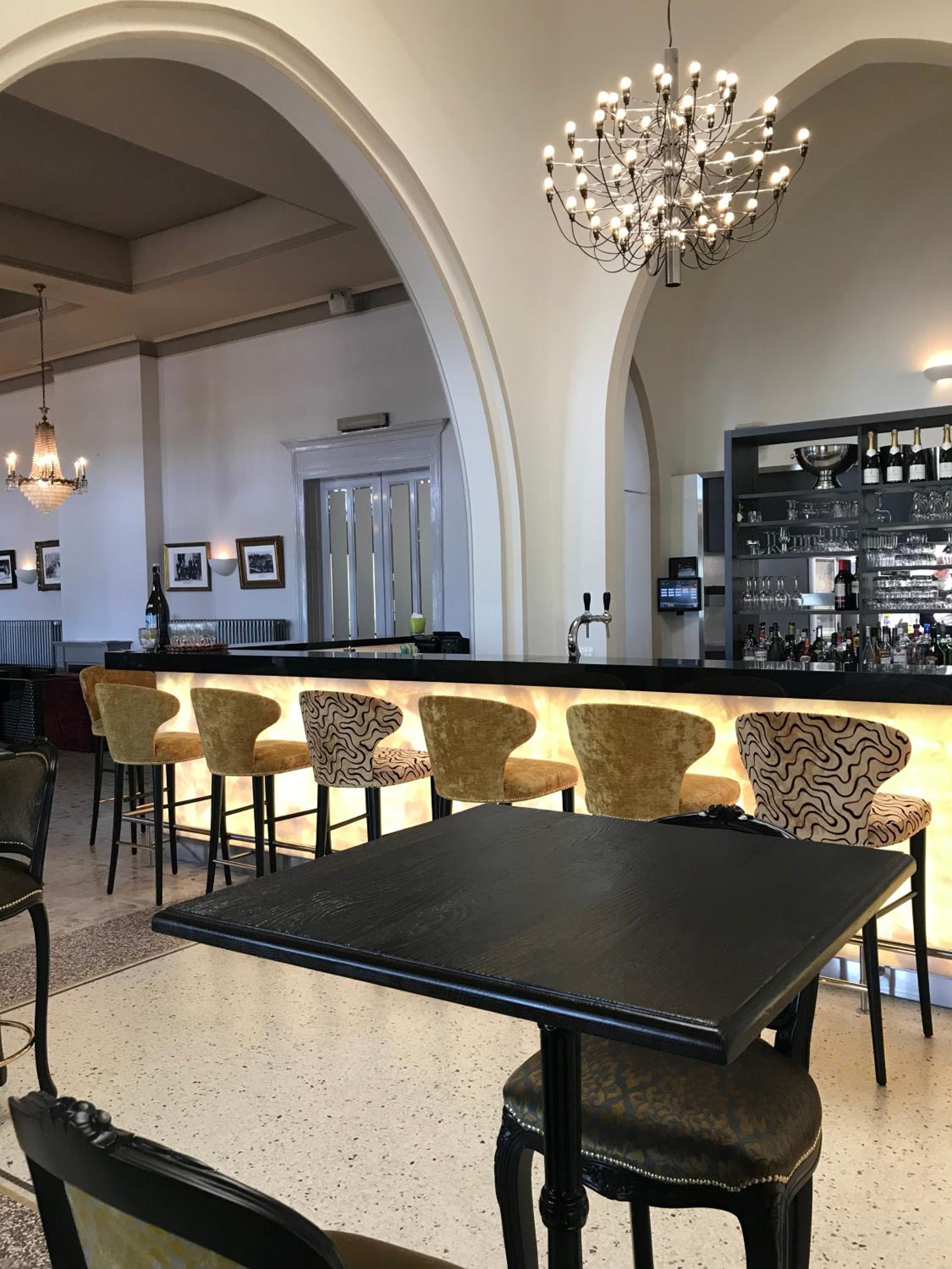 Restaurant-cafeteria