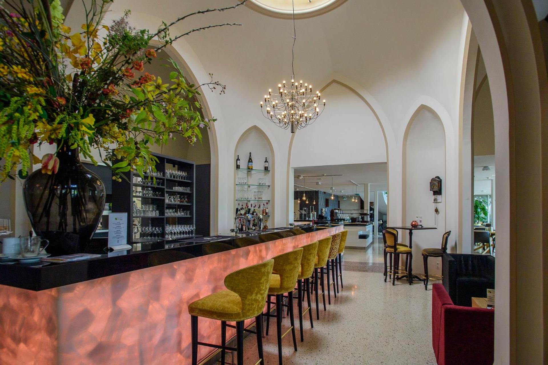 Restaurant-cafeteria