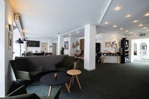 thumbnail: Lobby sitting area
