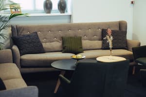 thumbnail: Lobby sitting area