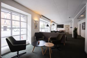 thumbnail: Lobby sitting area