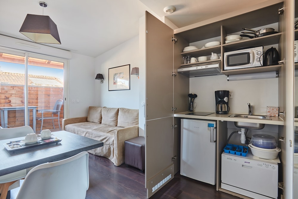 Private kitchenette