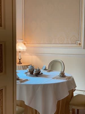 thumbnail: Breakfast area