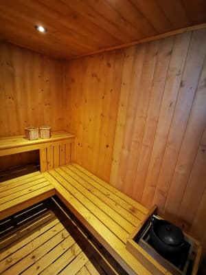 thumbnail: Lobby sitting area