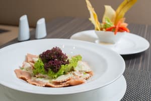 thumbnail: Restaurant