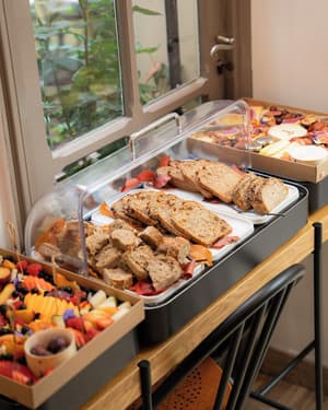 thumbnail: Breakfast area