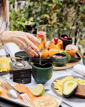 thumbnail: Breakfast area