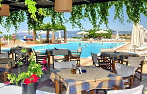 thumbnail: Outdoor dining