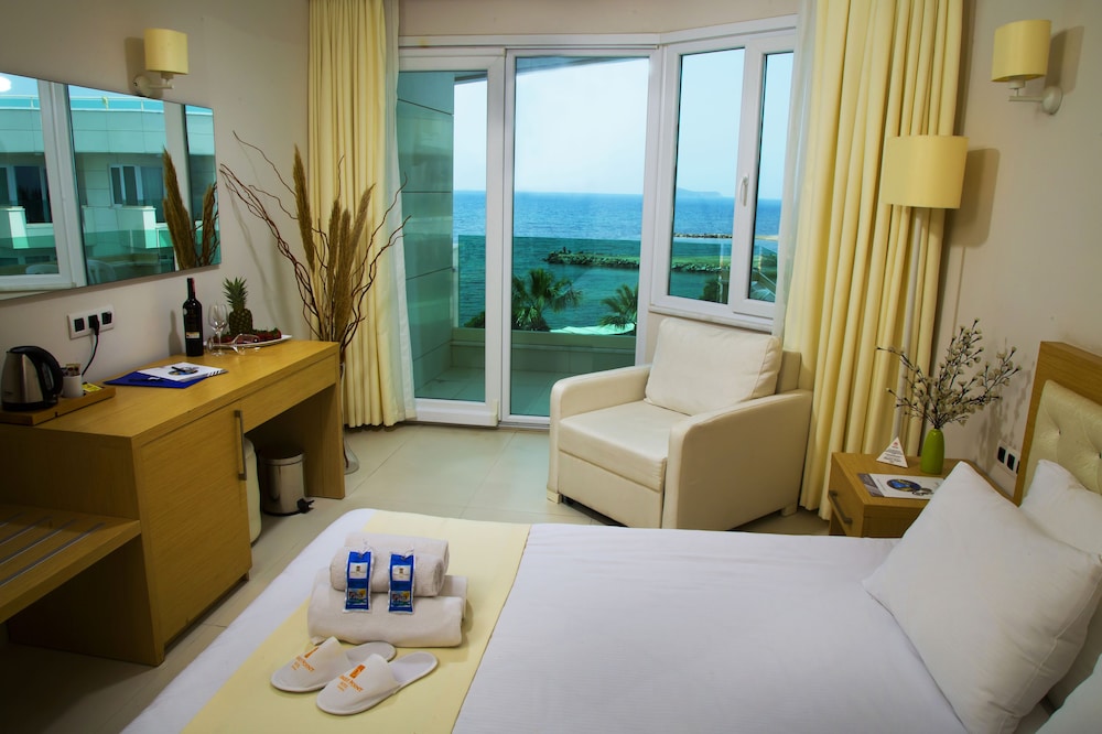 Beach/ocean view