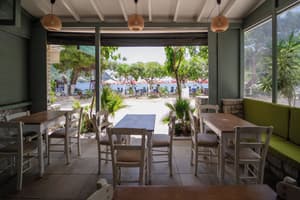 thumbnail: Restaurant