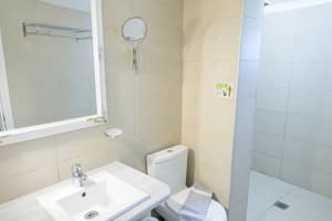 thumbnail: Bathroom