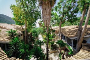 thumbnail: Exterior