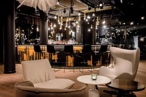 thumbnail: Bar (on property)