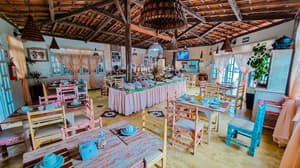thumbnail: Cafe
