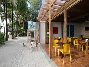 thumbnail: Interior entrance