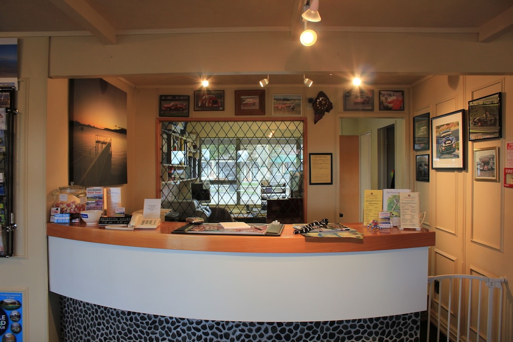 Concierge desk