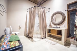 thumbnail: Bathroom shower