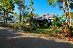 thumbnail: Exterior