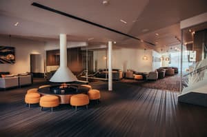 thumbnail: Lounge
