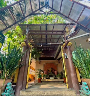 thumbnail: Front of property