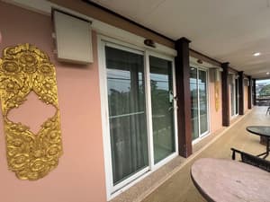 thumbnail: Exterior