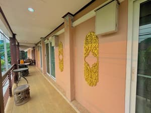 thumbnail: Exterior