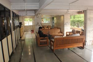 thumbnail: Lobby sitting area