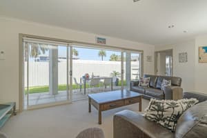 thumbnail: Garden view