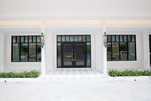 thumbnail: Exterior