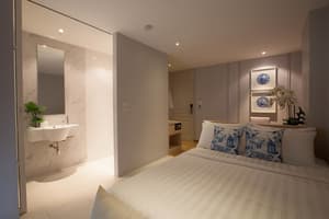 thumbnail: Room