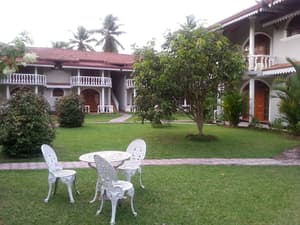 thumbnail: Exterior detail