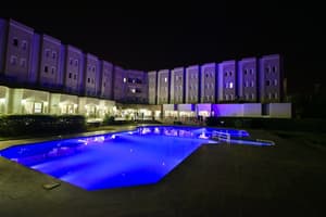 thumbnail: Outdoor pool