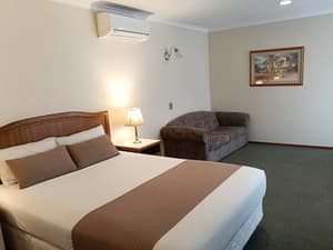 thumbnail: In-room dining