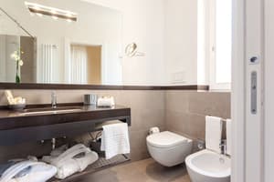 thumbnail: Interior entrance