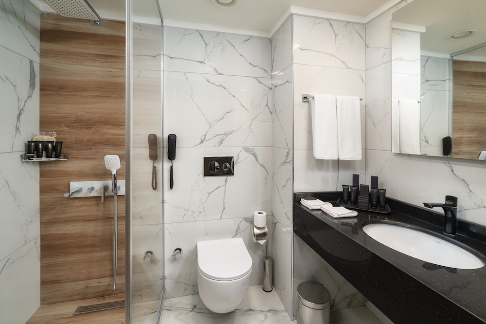 Bathroom amenities