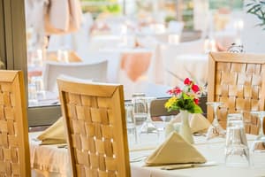 thumbnail: Restaurant