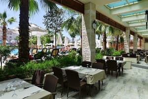 thumbnail: Outdoor dining