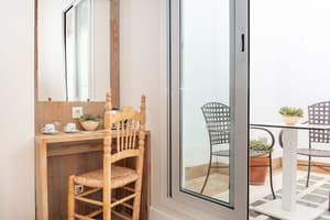 thumbnail: Courtyard view