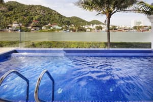 thumbnail: Private pool